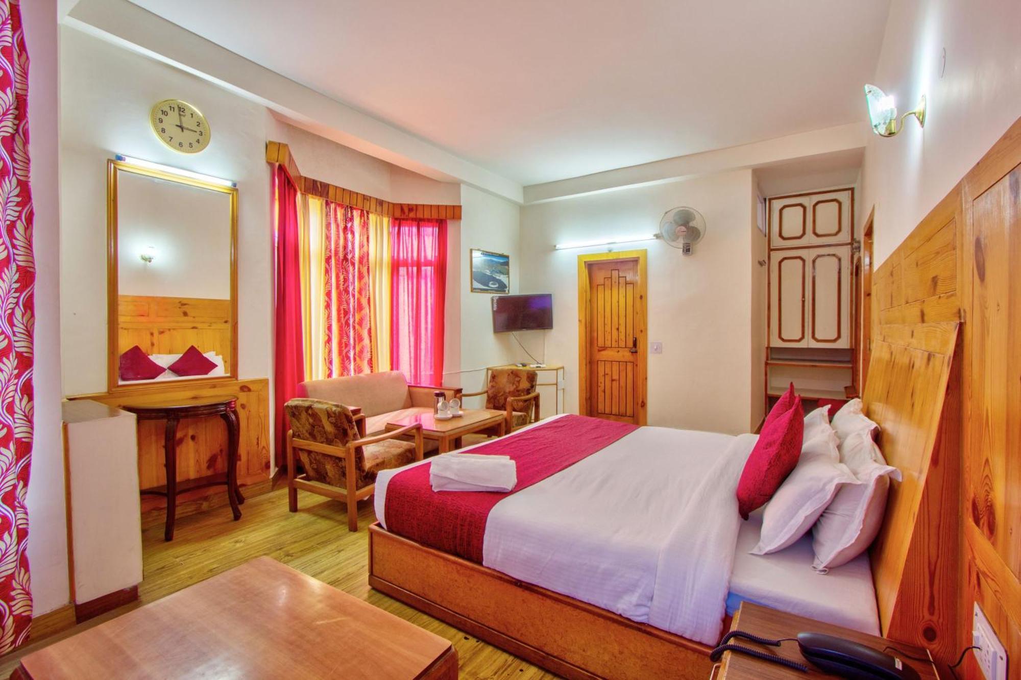 Hotel Royal The Mall Manali — Photos 2